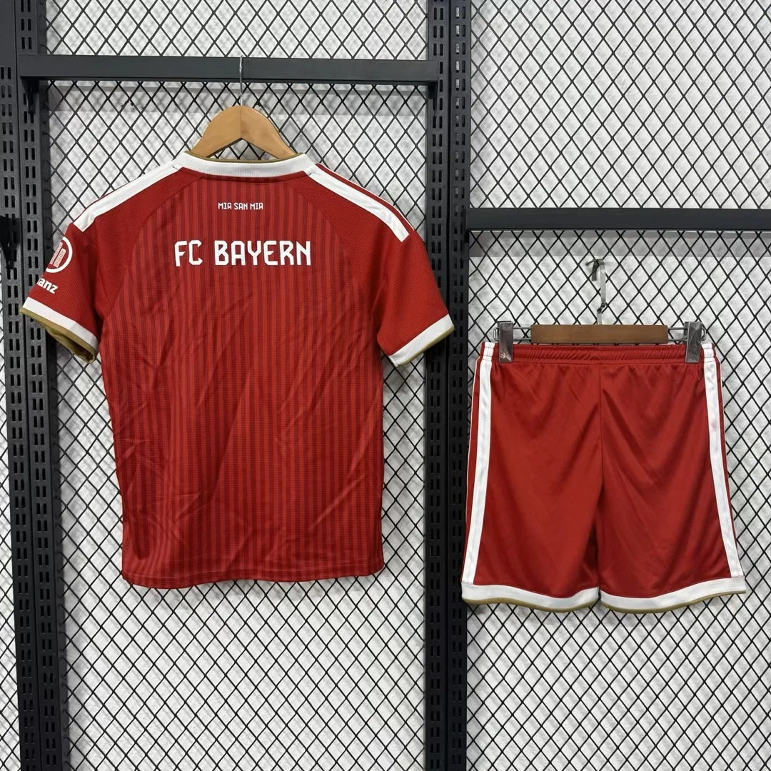 26/27 Ensemble Enfant Bayern Munich Domicile
