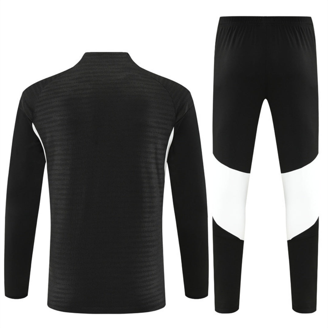 25/26 Ensemble Liverpool black Spécial C
