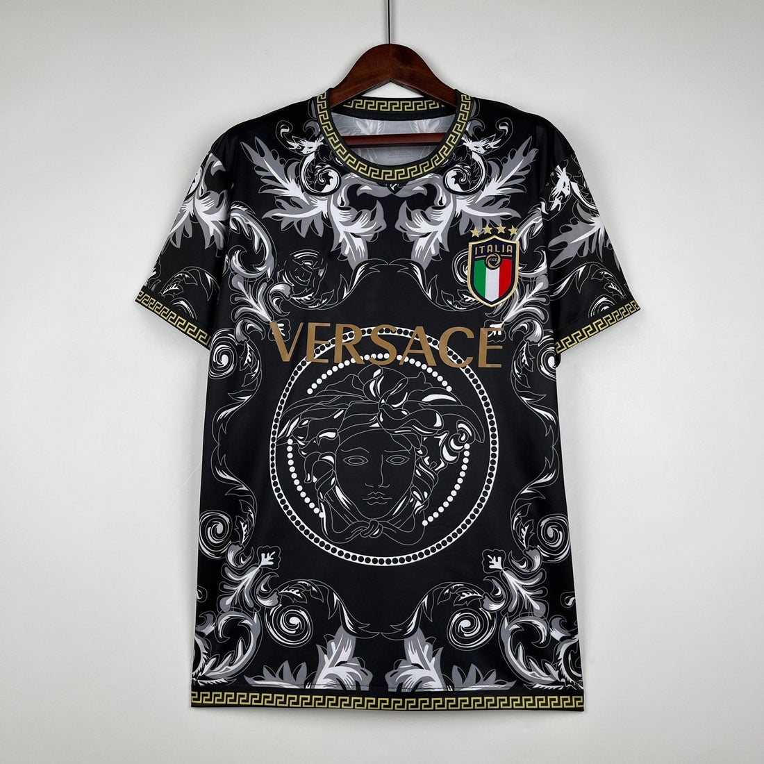 Italie Concept Noir Doré 2023 2024