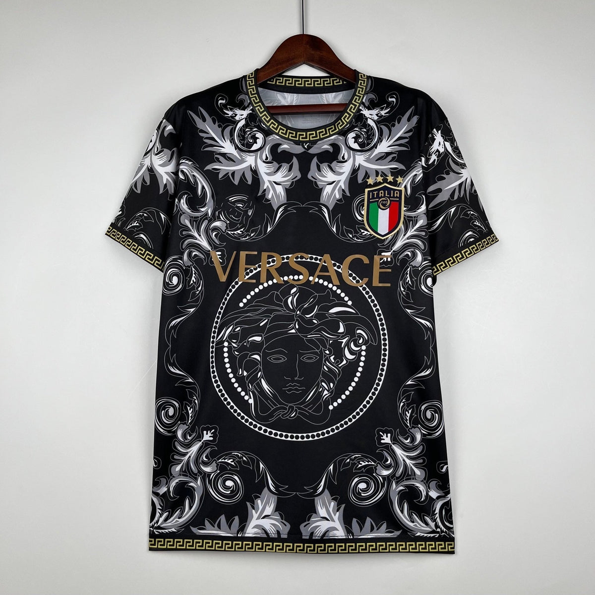 Italie Concept Noir Doré 2023 2024